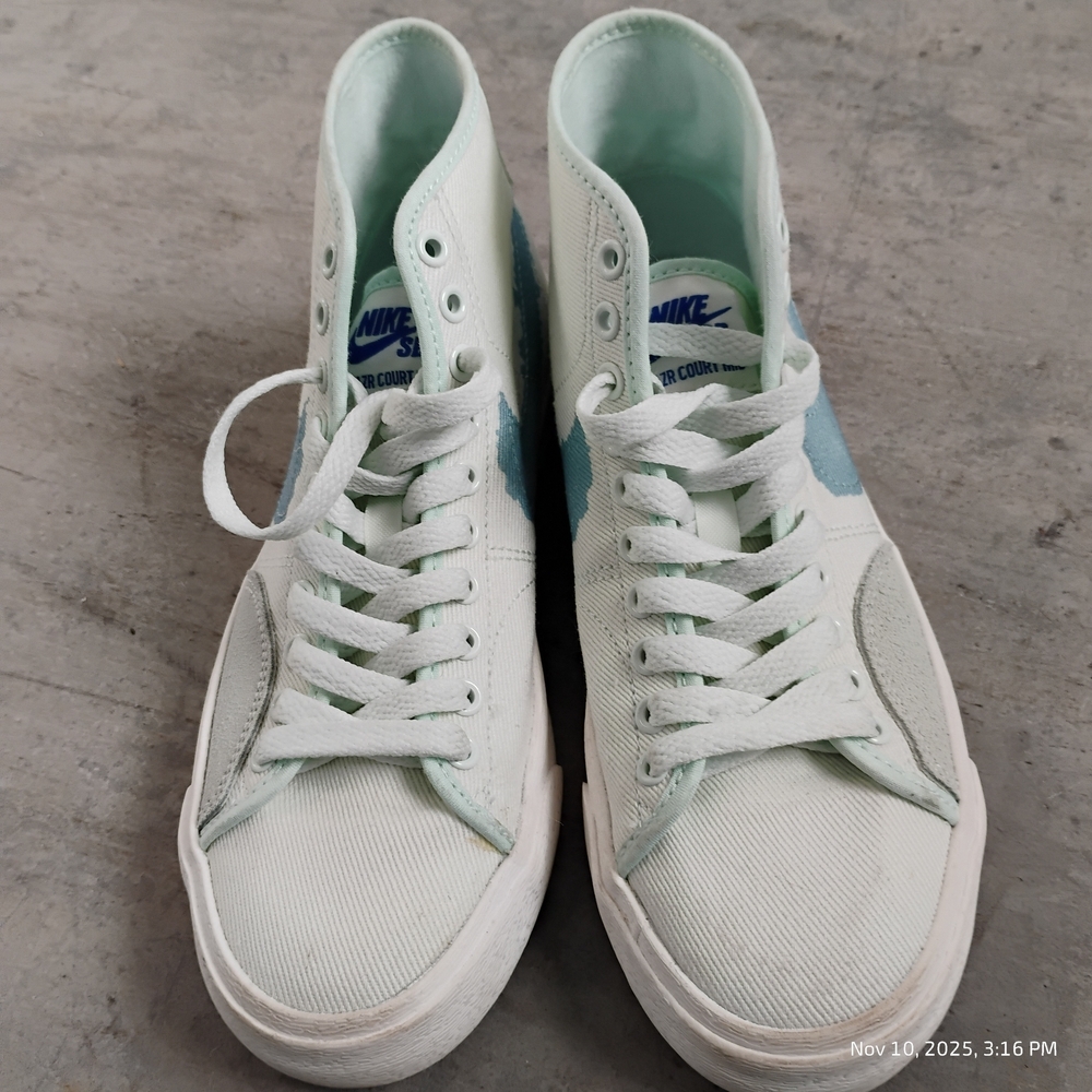 Nike Women's Size 5 High-Top Sneakers in Light Blue and White - Nike Check - Picture 4 of 6